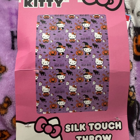Hello Kitty blanket - Picture 2 of 2